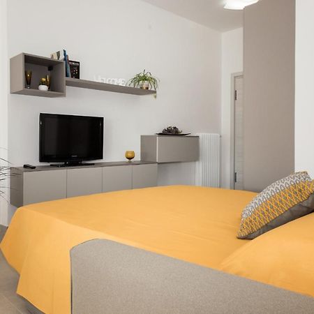 Civico40 Luminoso Appartamento Con Balconi E Garage Privato Verona Exterior foto