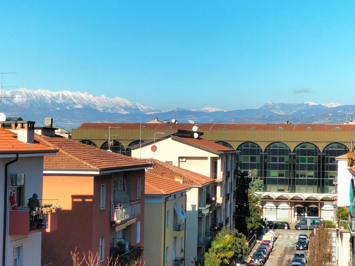 Civico40 Luminoso Appartamento Con Balconi E Garage Privato Verona Exterior foto