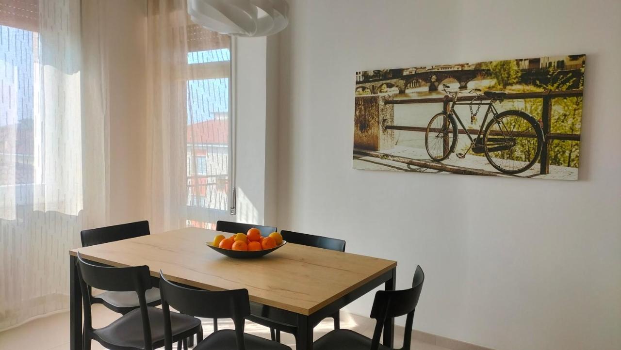 Civico40 Luminoso Appartamento Con Balconi E Garage Privato Verona Exterior foto