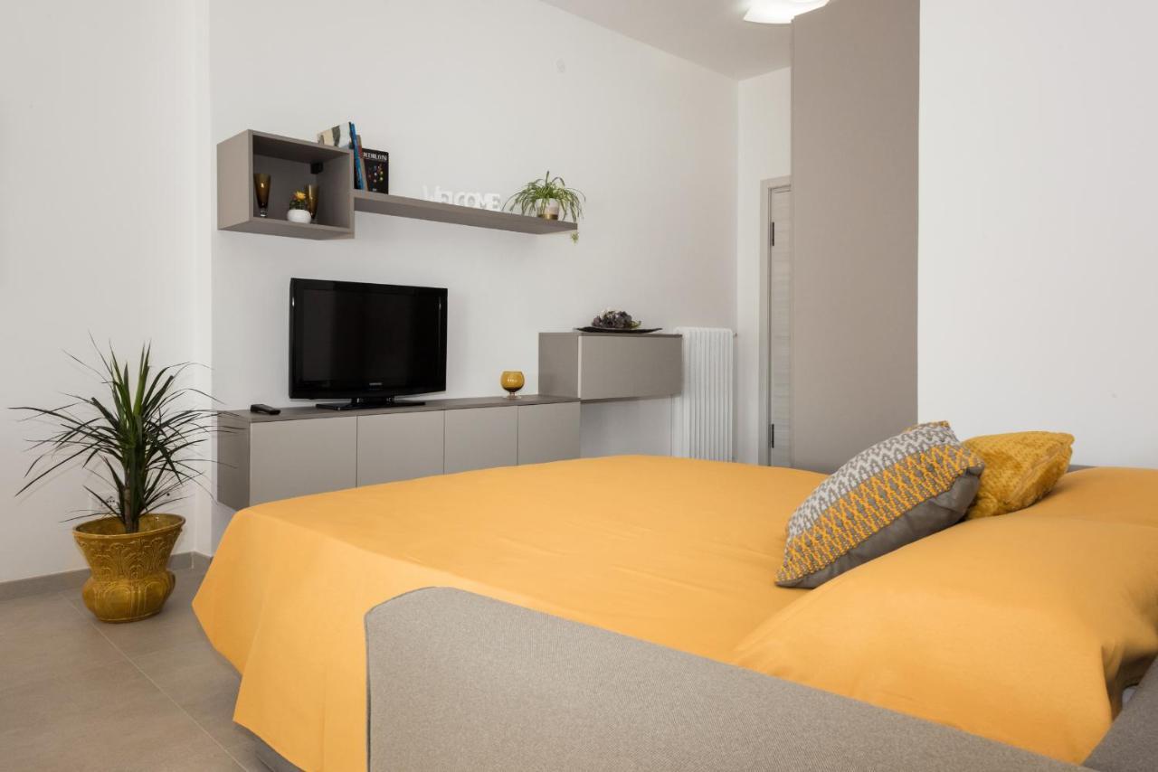 Civico40 Luminoso Appartamento Con Balconi E Garage Privato Verona Exterior foto
